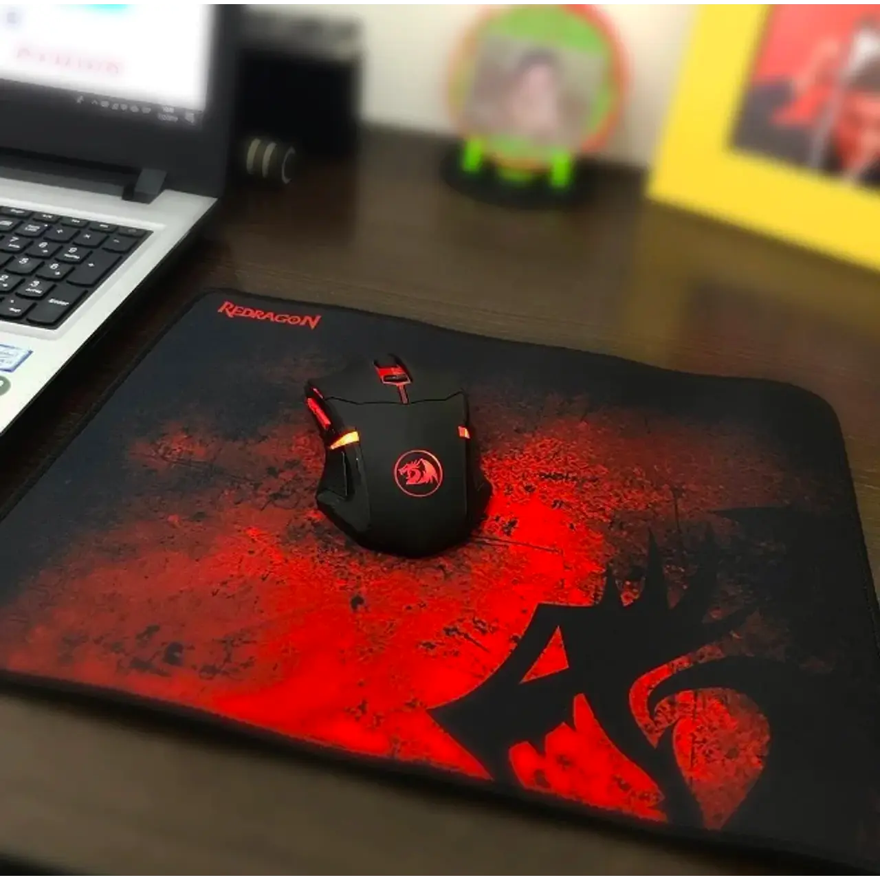 Kit Gamer Redragon M601 WL - Mouse Centrophorus Inalámbrico 2400 DPI + Mousepad Pisces P016 vista 4